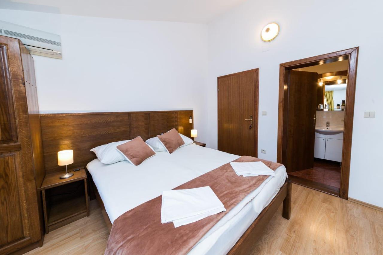 Mb Pag Bed&Breakfast Pag Town Eksteriør billede
